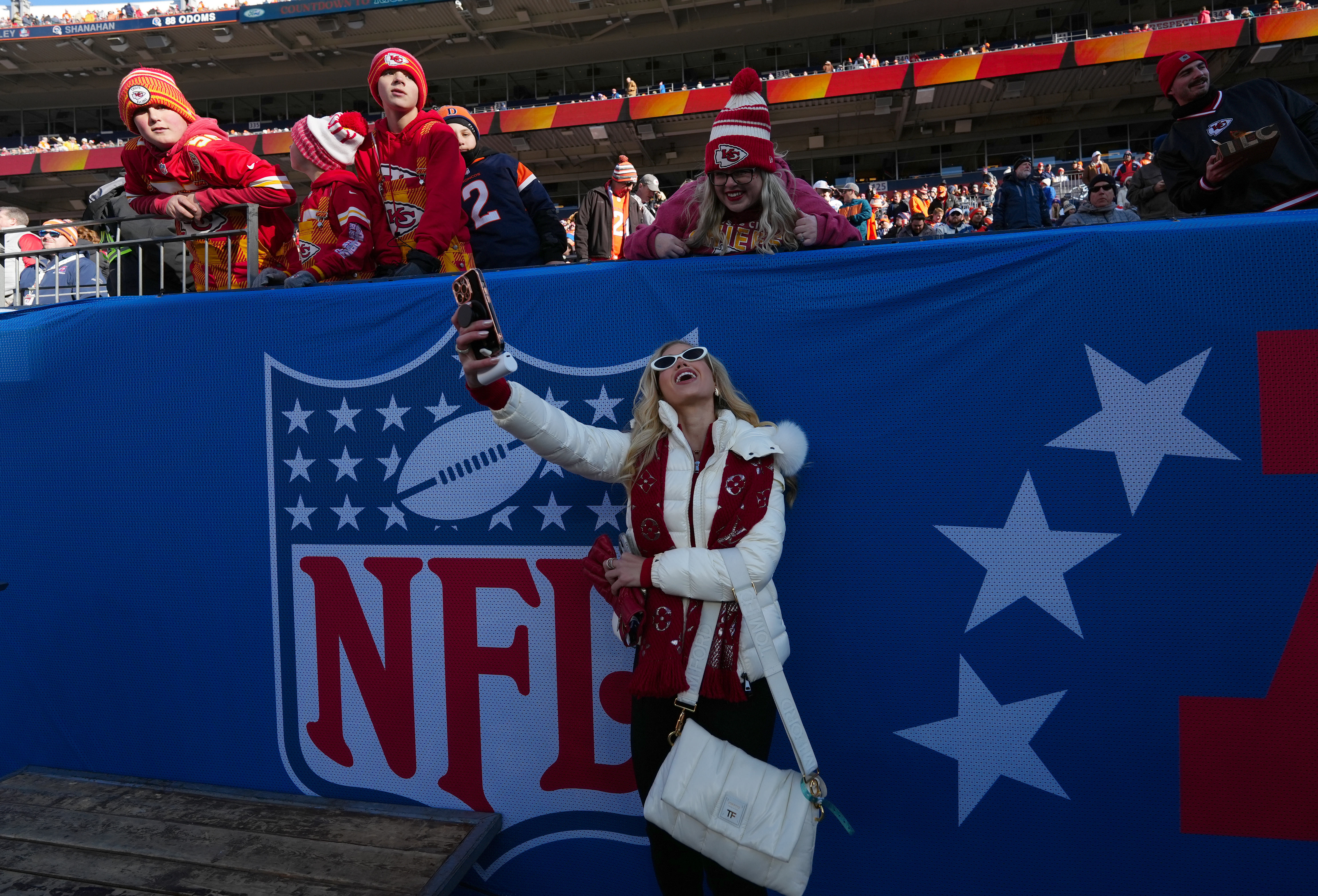 Kansas City Chiefs heiress Gracie Hunt attends an NFL game. (Credits: IMAGN)